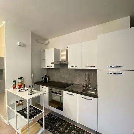 Elegante & Quarenghi Apartment *