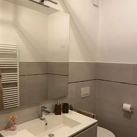 Apartment Elegante & Quarenghi